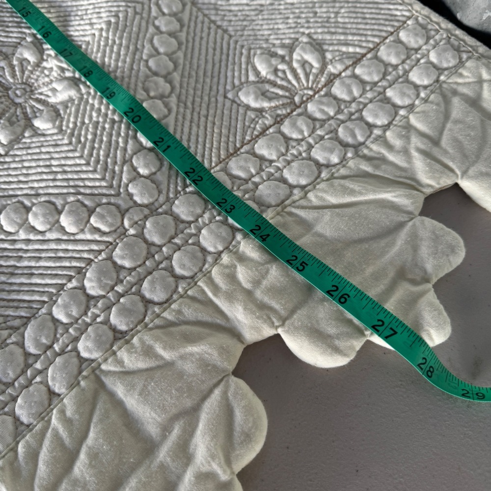 Vintage Cream Quilted Bed Sheets fa Runner Floral Scalloped Trapunto 2pc Set - Picture 11 of 13